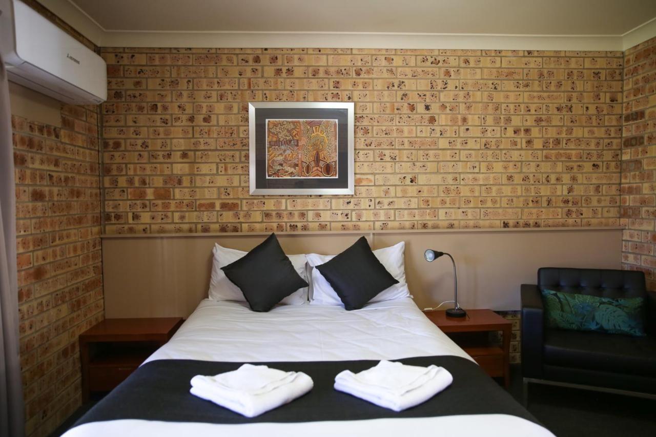 Clermont Country Motor Inn ภายนอก รูปภาพ