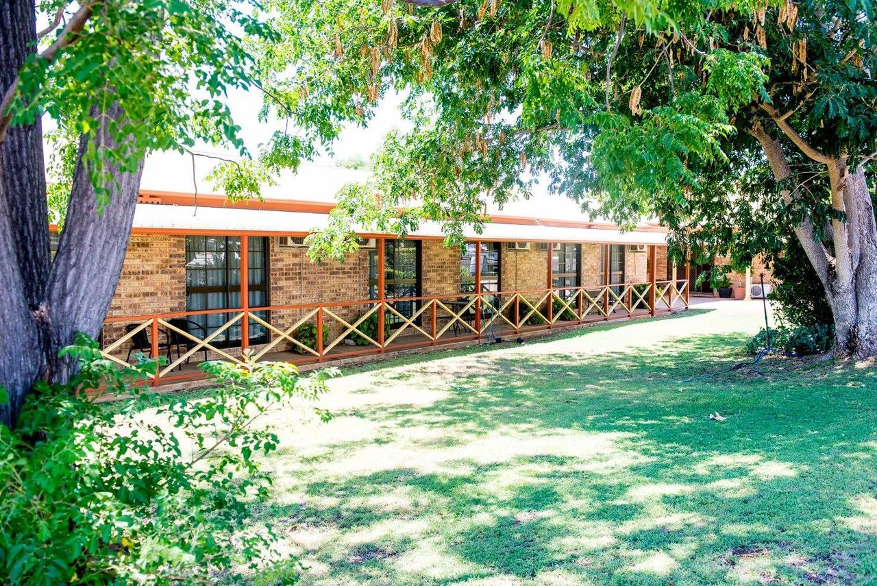 Clermont Country Motor Inn ภายนอก รูปภาพ