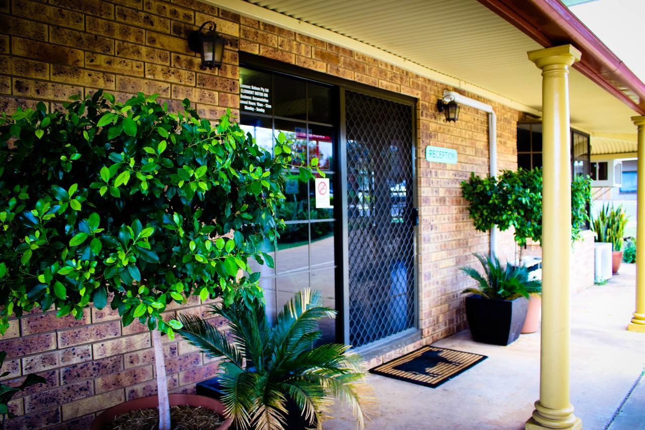 Clermont Country Motor Inn ภายนอก รูปภาพ